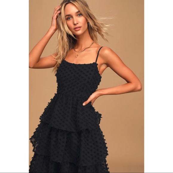 NWOT Lulu’s Flirting with You Black Tiered Pom Pom Midi Dress Large - Picture 2 of 9